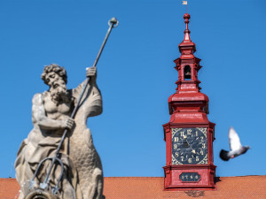 Jihlavská radnice má opět hodiny. Ciferník kopíruje podobu z 18. století