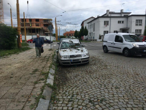 Úterní bouřka si v Jihlavě vyžádá mimořádné náklady na úklid a opravy. Radní Beke doporučuje připojistit levnější auta