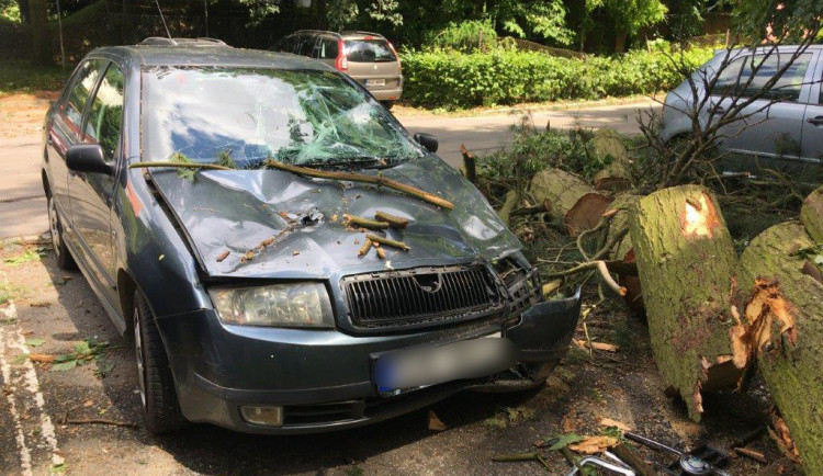 Déšť a silné bouřky mohou na Vysočinu přijít od 15 hodin. Čekají se problémy v dopravě a výpadky proudu