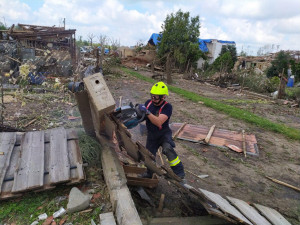 Hasiči z Vysočiny se vrací z moravských Hrušek. Do pomoci se zapojilo 152 příslušníků