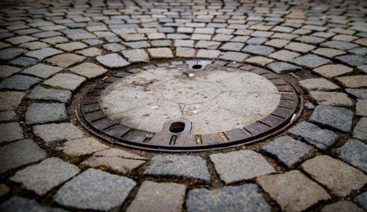 V Mlýnské ulici začnou opravy kanálů, zmizí problémové historické potrubí