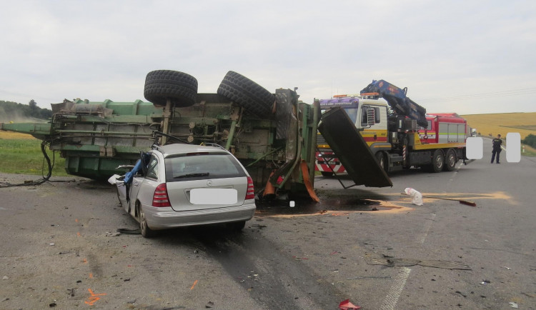 Smrtelná nehoda u Uhřínovic: Policie hledá svědky a záznamy z palubních kamer
