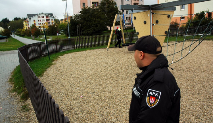Čtyři asistenti prevence kriminality působí v Jihlavě už rok. Spolu s policií monitorují veřejný pořádek