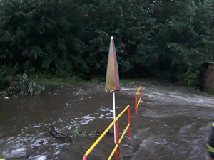 Hasiče Vysočiny zaměstnala další bouřka. Evakuovali lidi kempující u potoka i dětský tábor