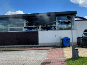 Po včerejším požáru je krytá část Vodního ráje do odvolání uzavřena, venkovní nejméně do zítřka