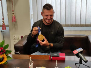 Náměstí ve zlatém lesku. Jihlava vítala dvojnásobného olympijského vítěze Lukáše Krpálka