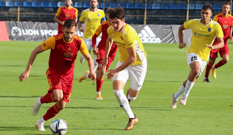 Oslabená Dukla v předehrávce druhé ligy remizovala 0:0 v Jihlavě