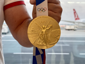 V Tokiu si cyklisté pod dres museli dávat led nasypaný do dámských punčoch, popisuje masér reprezentace