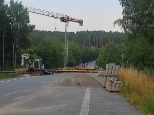 Rekonstrukce mostu na silnici II/602 pokročila. Podívejte se, jak to na místě vypadá