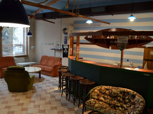 Je jihlavský Vrakbar opravdu bar? Nikoliv, jde o sociální službu