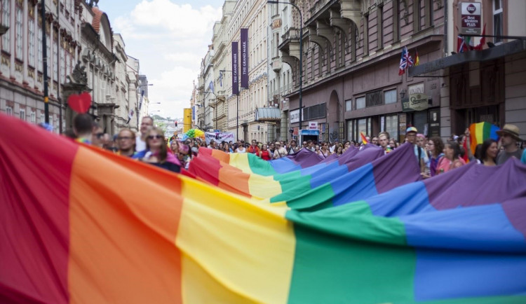 Stovky lidí se nechaly během týdne Prague Pride 2021 otestovat na HIV, syfilis a žloutenky typu B a C