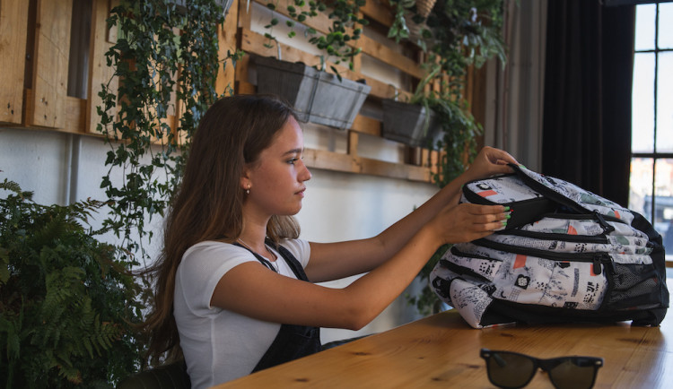 Blíží se školní rok. Jak vybrat správný batoh? Bagmaster sází na kvalifikované zdravotní posudky a tři roky záruky