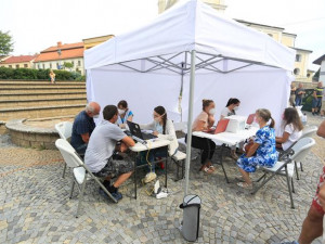 Na Vysočině poprvé vyjel do terénu mobilní očkovací tým. Zájem lidí je veliký