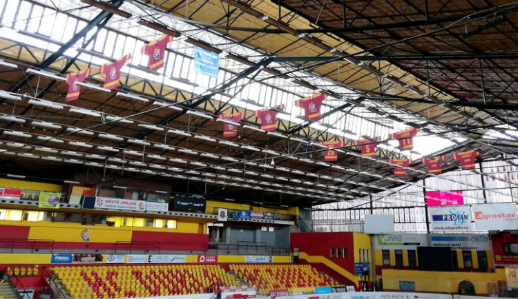 Jihlava v říjnu dokončí šatny u malé haly, připravuje bourání velkého zimního stadionu