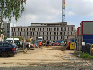 Úředníci krajského úřadu Vysočiny dostanou už příští rok nové prostory. U objektu se ještě bude řešit parkování