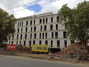 Úředníci krajského úřadu Vysočiny dostanou už příští rok nové prostory. U objektu se ještě bude řešit parkování