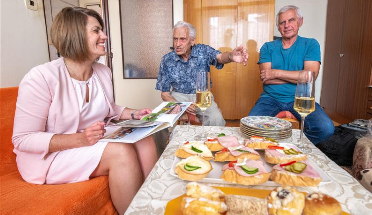 Stanislav Sládek z Jihlavy, který nevynechá jedinou dechovku na náměstí, slaví 101 let