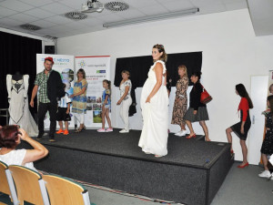 Lidunka má vážné tělesné a mentální postižení. Na bazárku se na ni vybralo 35 tisíc korun, peníze půjdou na nákup auta