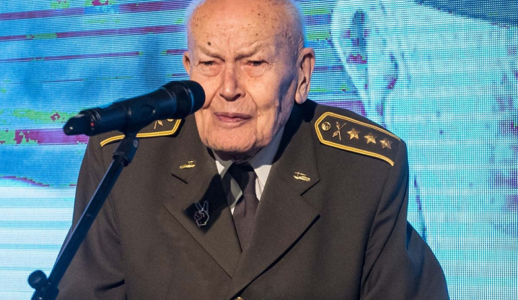 V osmadevadesáti letech zemřel plukovník Josef Haisler, autor podvodního tanku