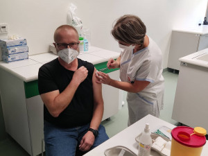 Jihlavské očkovací centrum začalo podávat třetí dávky očkování proti covidu