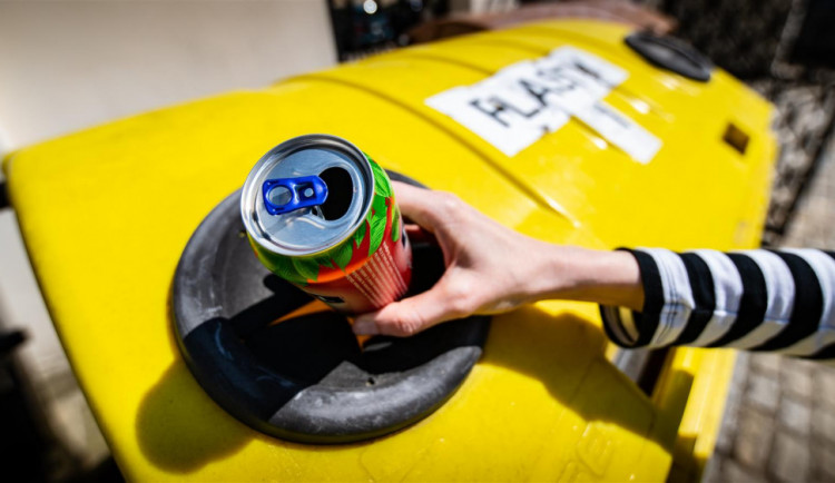 Od roku 2019 mohou Jihlavané házet plechovky i do žlutých kontejnerů