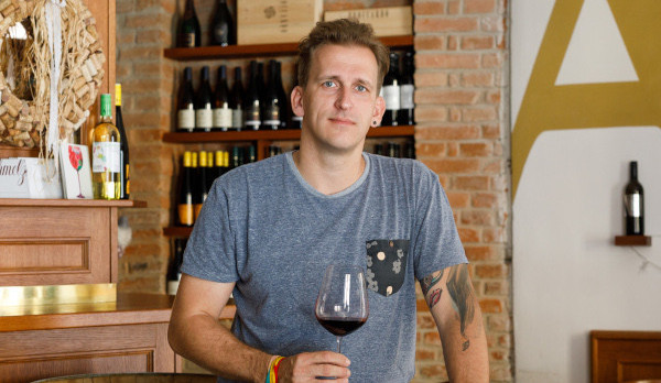 Každé víno z naší nabídky ochutnám, říká Milan Augustin z THEWINES.CZ