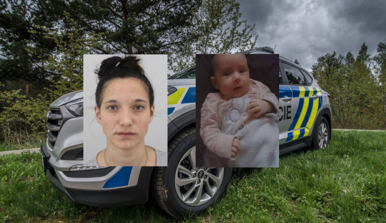 Sedmnáctiletá Adéla Šrámková s dcerou Markétkou