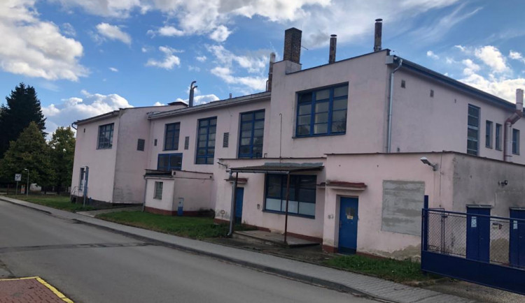 Nemocnice v Jihlavě mění kotelnu. Opravy budovy, které zajišťuje teplo pro celý areál, vyjdou na bezmála 50 milionů