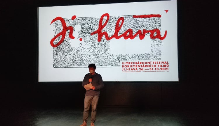 Pětadvacátý ročník dokumentárního festivali zahájí běloruský snímek Když květiny nemlčí