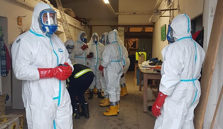 Vybíjení 5 tisíc ptáků v Rohozné začalo. Po nákaze ptačí chřipkou teď farmu čeká rozsáhlá desinfekce