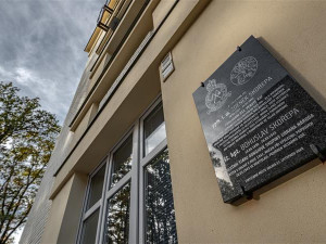Jihlava pamětní deskou připomněla Bohuslava a Zdeňka Skořepovy, zemřeli v boji proti nacistům