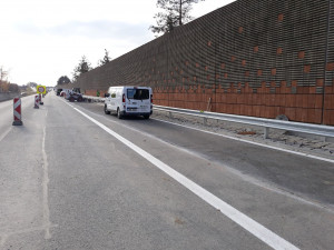 Protihluková stěna na I/38 je hotová. Dnes byl navíc obnoven sjezd do Pávova