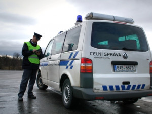 Celníci na Vysočině zabavili 130 tisíc cigaret. Řidiči hrozí tři roky za mřížemi