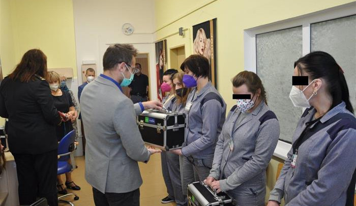 Po výkonu trestu kadeřnicí. Vězeňkyně ve Světlé chodí na další kurz