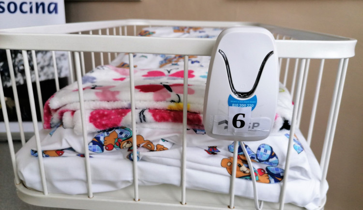 Novorozence v pelhřimovské nemocnici střeží nové monitory dechu