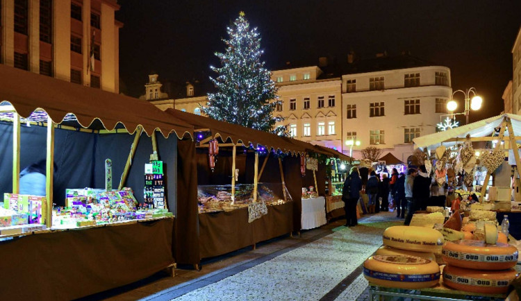 Zachraňte Vánoce! Iniciativa i další lidé se spojují, aby podpořili stánkaře