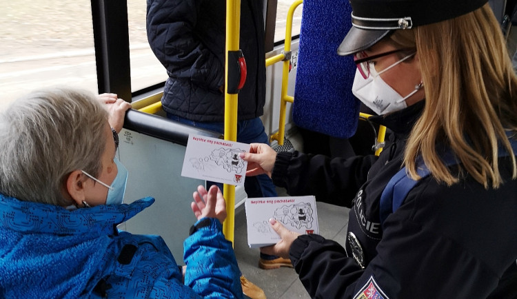 Aby byl advent bezpečný. Buďte obezřetní během vánočních nákupů, upozorňují policisté v kraji