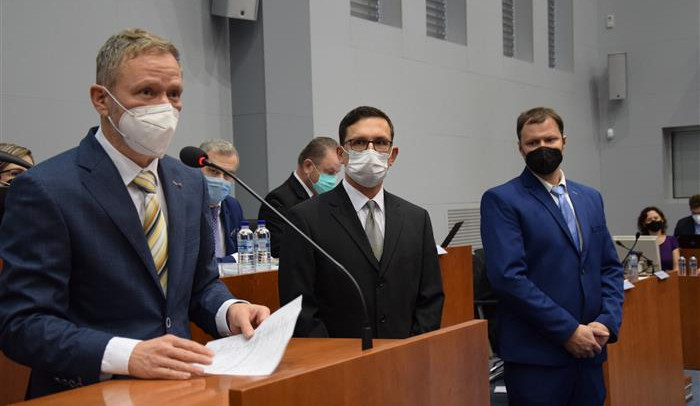 Zleva: Hejtman Vysočiny Vítězslav Schrek, Jan Burda a Pavel Hájek 