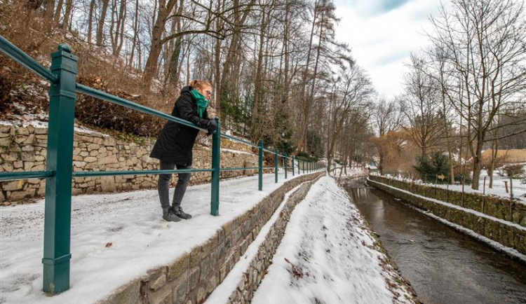 Zídka u Jihlávky na Heulose je hotová. Oprava stála přes dva miliony korun