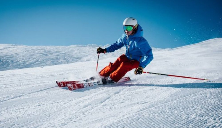 Na lyže na přelomu roku? Na Vysočině funguje aktuálně osm sjezdovek, přírodní sníh pro běžkaře však ubývá