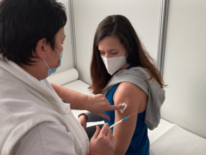 Po roce očkování proti covidu podali zdravotníci na Vysočině více než 706 tisíc dávek