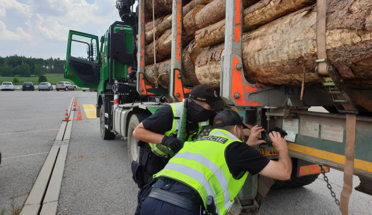 Také letos bude policie na Vysočině kontrolovat kladaře. Vloni jich 112 odmítlo vážení, padaly vysoké pokuty