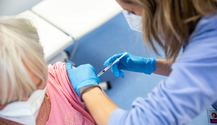 V Humpolci otevřeli nové očkovací místo. Vakcínu bez registrace dostane denně až 150 lidí