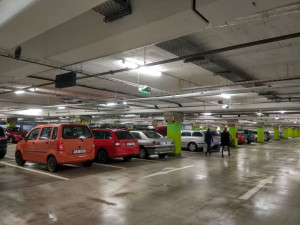 Svůj první parkovací dům pro 218 aut postaví Kraj Vysočina v Třebíči. Podívejte se, jak bude vypadat