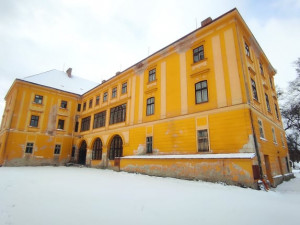 Do zámku v Batelově se vrátí život. Nabízí se tu vybudovat svatební resort nebo dům pro seniory, zamýšlí se nový majitel