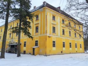 Do zámku v Batelově se vrátí život. Nabízí se tu vybudovat svatební resort nebo dům pro seniory, zamýšlí se nový majitel