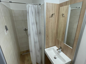 Ženy před porodem mají v jihlavské nemocnici dva opravené pokoje. Jsou v nich nové koupelny a výrazné tapety