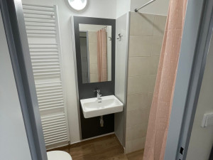 Ženy před porodem mají v jihlavské nemocnici dva opravené pokoje. Jsou v nich nové koupelny a výrazné tapety