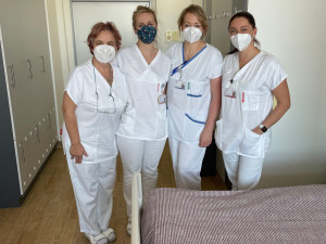 Ženy před porodem mají v jihlavské nemocnici dva opravené pokoje. Jsou v nich nové koupelny a výrazné tapety