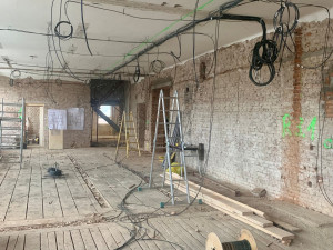 V Třešti panuje stavební ruch, v budově školy lidé najdou sál pro 100 lidí a asi i cukrárnu. Pojďte nahlédnout dovnitř